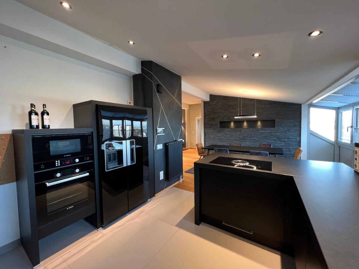 Luxus Loft Ueber Den Daechern Von Родинг Екстериор снимка